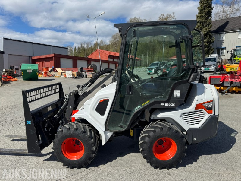 2022 Bobcat L23 kompaktlaster med skuffe, gafler og hydraulisksnøskjær - شيول صغير: صورة 4 2022 Bobcat L23 kompaktlaster med skuffe, gafler og hydraulisksnøskjær - شيول صغير: صورة 4