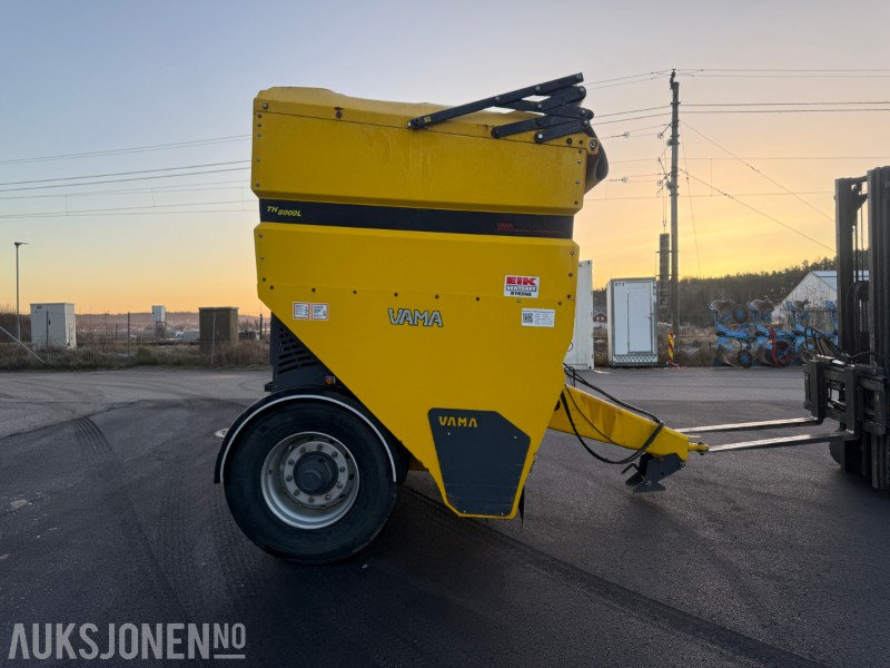 2022 Vama TH-8000L Strøvogn - Levert ny høsten 2023 – Meget pen og lite brukt - الآلات الزراعية: صورة 2 2022 Vama TH-8000L Strøvogn - Levert ny høsten 2023 – Meget pen og lite brukt - الآلات الزراعية: صورة 2