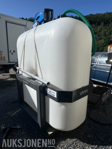 2022 Vama spyleutstyr for montering på traktor EHK 1500 Liter - Trepunktsfeste - الآلات الزراعية: صورة 4 2022 Vama spyleutstyr for montering på traktor EHK 1500 Liter - Trepunktsfeste - الآلات الزراعية: صورة 4