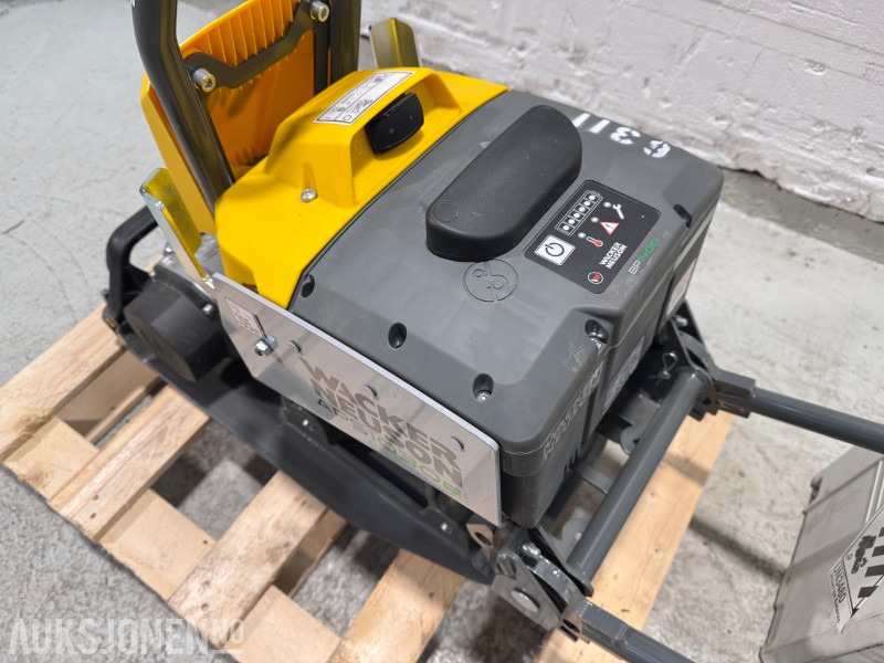 2022 Wacker Neuson APS1030e - 50 KG EL VIBROPLATE /m Batteri og lader - مدحلة: صورة 2 2022 Wacker Neuson APS1030e - 50 KG EL VIBROPLATE /m Batteri og lader - مدحلة: صورة 2