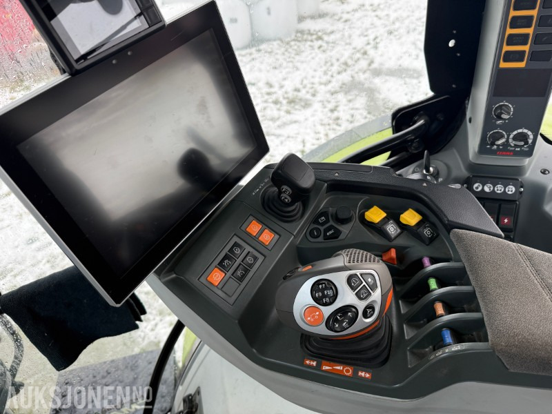 جرار 2023 Claas Arion 550, kun 759 timar - Quicke frontlaster (med vekt): صورة 24