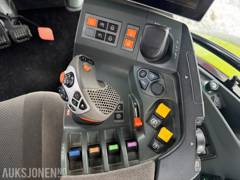 جرار 2023 Claas Arion 550, kun 759 timar - Quicke frontlaster (med vekt): صورة 23