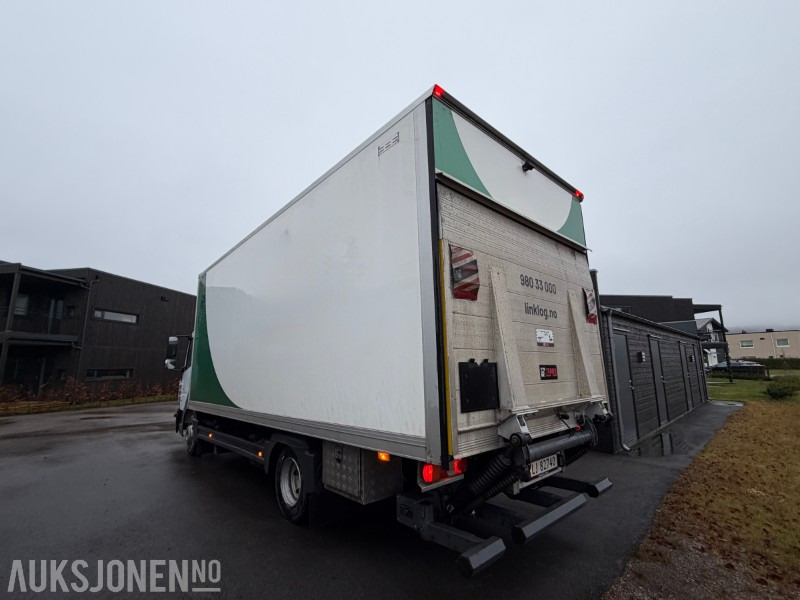 2023 Mercedes-Benz Atego 818 kjøpt ny i Norge - Baklem - 266855 km - شاحنة مقفلة: صورة 4 2023 Mercedes-Benz Atego 818 kjøpt ny i Norge - Baklem - 266855 km - شاحنة مقفلة: صورة 4