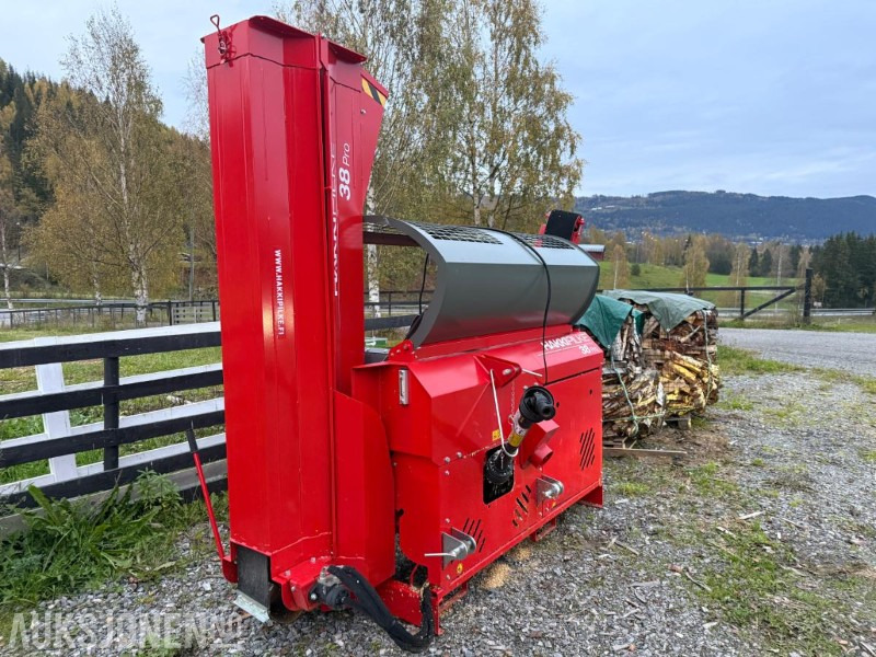 2024 Hakki pilke 38 pro vedmaskin m/flisavsug - الآلات الزراعية: صورة 2 2024 Hakki pilke 38 pro vedmaskin m/flisavsug - الآلات الزراعية: صورة 2