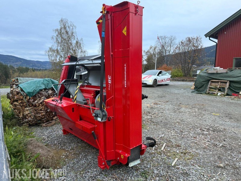 2024 Hakki pilke 38 pro vedmaskin m/flisavsug - الآلات الزراعية: صورة 3 2024 Hakki pilke 38 pro vedmaskin m/flisavsug - الآلات الزراعية: صورة 3