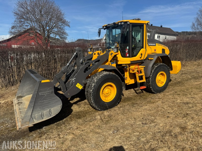2024 Volvo L70H2 HJULLASTER MED SKUFFE, SETRALSMØRING, VEKT +++KUN 400 TIMER - اللودر بعجل: صورة 1 2024 Volvo L70H2 HJULLASTER MED SKUFFE, SETRALSMØRING, VEKT +++KUN 400 TIMER - اللودر بعجل: صورة 1