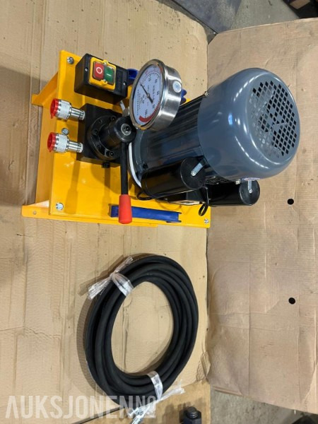 70 TONN HYDRAULISK PRESSE TIL BELTEBOLTER OG FORINGER 220V - ingen minstepris - معدات صناعية: صورة 3 70 TONN HYDRAULISK PRESSE TIL BELTEBOLTER OG FORINGER 220V - ingen minstepris - معدات صناعية: صورة 3