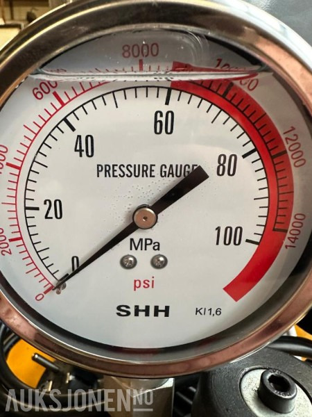 معدات صناعية 70 TONN HYDRAULISK PRESSE TIL BELTEBOLTER OG FORINGER 220V - ingen minstepris: صورة 8