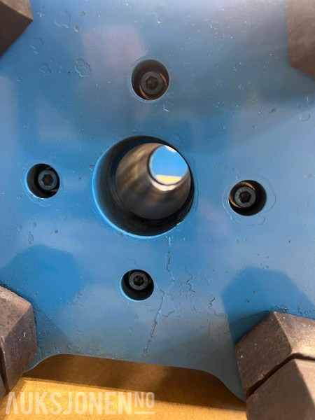 70 TONN HYDRAULISK PRESSE TIL BELTEBOLTER OG FORINGER 220V - ingen minstepris - معدات صناعية: صورة 5 70 TONN HYDRAULISK PRESSE TIL BELTEBOLTER OG FORINGER 220V - ingen minstepris - معدات صناعية: صورة 5