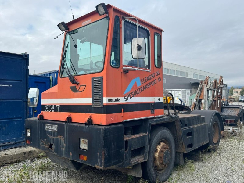 BOLLNAS 304T terminaltraktor / Rep.objekt - معدات البناء: صورة 1 BOLLNAS 304T terminaltraktor / Rep.objekt - معدات البناء: صورة 1