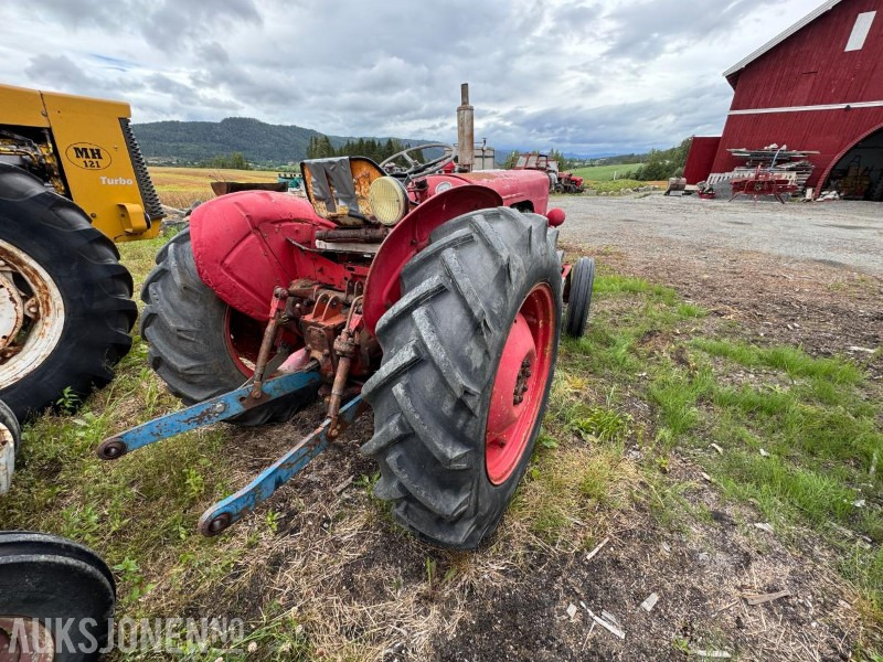 David Brown 850 traktor - جرار: صورة 5 David Brown 850 traktor - جرار: صورة 5