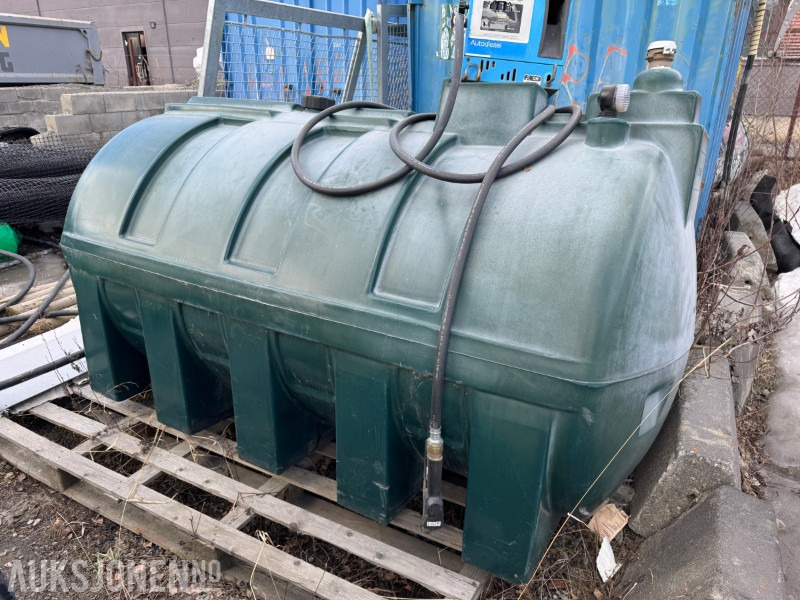 Dieseltank 2500 liter med 230 volt pumpe - معدات البناء: صورة 1 Dieseltank 2500 liter med 230 volt pumpe - معدات البناء: صورة 1