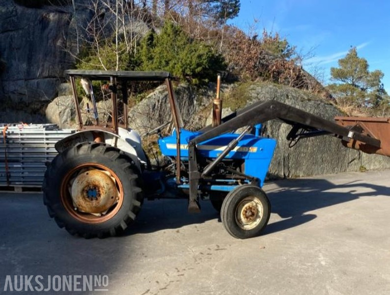 Ford 2000 TRAKTOR MED LASTER SKUFFE KRAFTUTTAK OG 3 PUNKT - جرار: صورة 3 Ford 2000 TRAKTOR MED LASTER SKUFFE KRAFTUTTAK OG 3 PUNKT - جرار: صورة 3