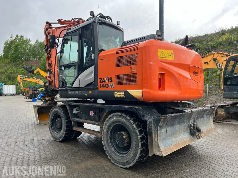 Hitachi ZX140W-5B Engcon tilt, fast puss - حفارة: صورة 3 Hitachi ZX140W-5B Engcon tilt, fast puss - حفارة: صورة 3