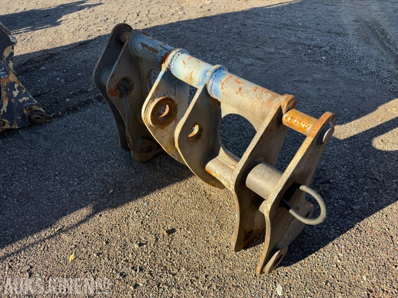 Hydraulisk Hurtigfeste Volvo L110E - معدات البناء: صورة 4 Hydraulisk Hurtigfeste Volvo L110E - معدات البناء: صورة 4