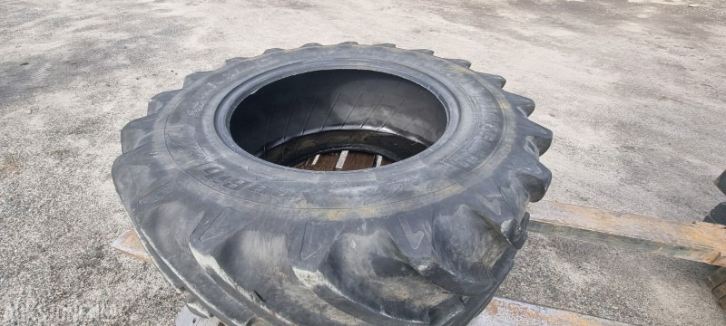 John Deere Traktordekk og felger / 6140 - الآلات الزراعية: صورة 4 John Deere Traktordekk og felger / 6140 - الآلات الزراعية: صورة 4