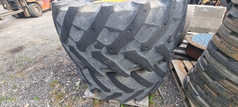 John Deere Traktordekk og felger / 6140 - الآلات الزراعية: صورة 3 John Deere Traktordekk og felger / 6140 - الآلات الزراعية: صورة 3