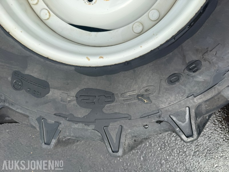 الآلات الزراعية Maxam 480/65R24 Traktordekk på felg: صورة 7
