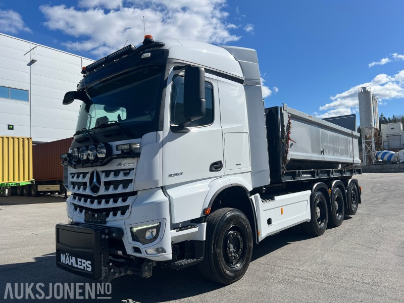 Mercedes-Benz Arocs 3253 Tridem krokbil brøyte rigget - شاحنة ذات خطاف: صورة 1 Mercedes-Benz Arocs 3253 Tridem krokbil brøyte rigget - شاحنة ذات خطاف: صورة 1