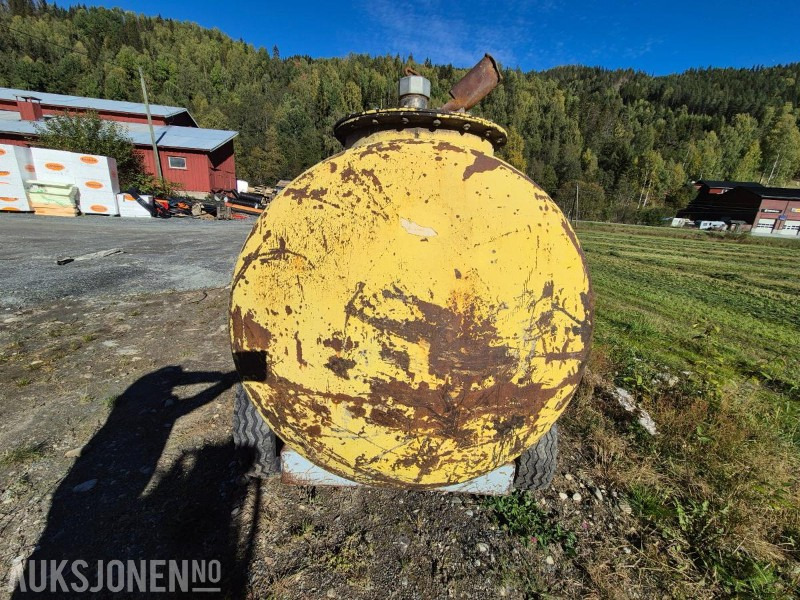 Mobil Dieseltank med hjulgang ca 1400 l - معدات البناء: صورة 4 Mobil Dieseltank med hjulgang ca 1400 l - معدات البناء: صورة 4