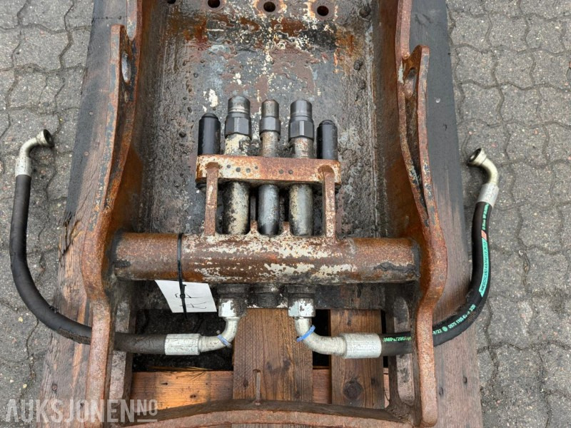 S70 feste med OilQuick - ملحق - آلات البناء: صورة 5 S70 feste med OilQuick - ملحق - آلات البناء: صورة 5