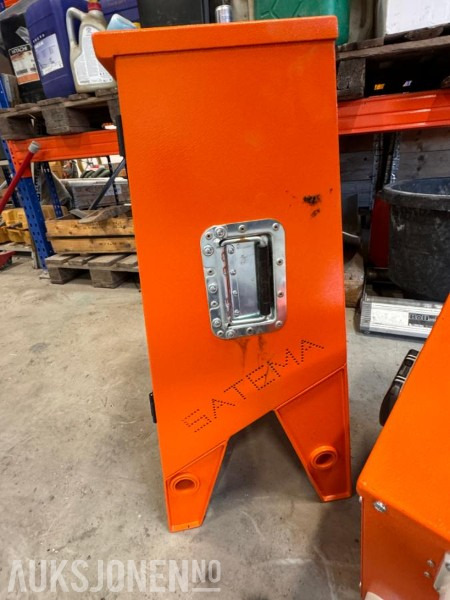 Satema Byggestømsskap 32A 230 V og byggetransformator 10 kvA O-trafo 400/230V + diverse kabler - ملحق - آلات البناء: صورة 4 Satema Byggestømsskap 32A 230 V og byggetransformator 10 kvA O-trafo 400/230V + diverse kabler - ملحق - آلات البناء: صورة 4