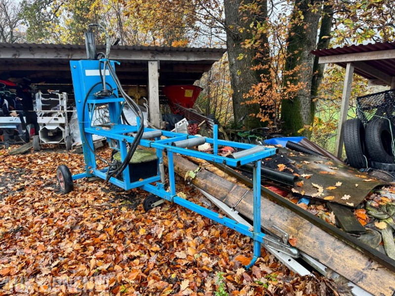 Svedbro Smida AB Vedklipper - Kløyvemaskin - الآلات الزراعية: صورة 1 Svedbro Smida AB Vedklipper - Kløyvemaskin - الآلات الزراعية: صورة 1