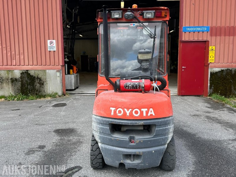 Toyota Gaffeltruck - معدات المناولة: صورة 4 Toyota Gaffeltruck - معدات المناولة: صورة 4