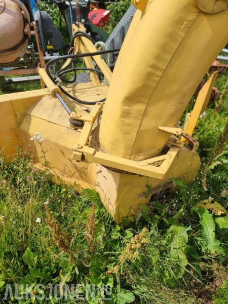 Traktor Snøfres 3 punkter feste med hydraulisk utkast - الآلات الزراعية: صورة 4 Traktor Snøfres 3 punkter feste med hydraulisk utkast - الآلات الزراعية: صورة 4