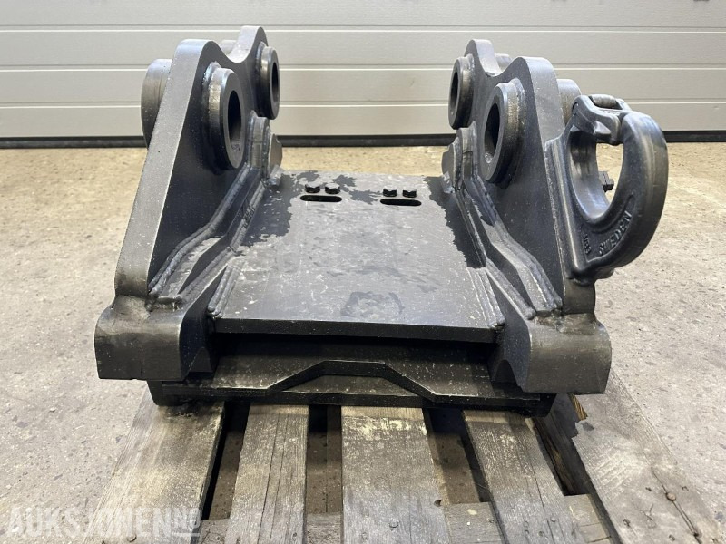 UBRUKT Götene Hydraulisk HK-feste G90 - ملحق - آلات البناء: صورة 3 UBRUKT Götene Hydraulisk HK-feste G90 - ملحق - آلات البناء: صورة 3