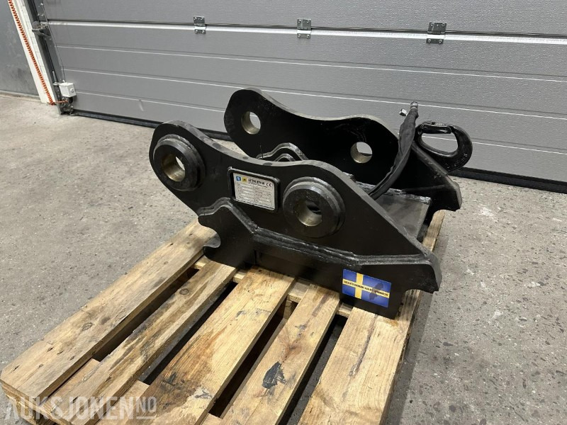 UBRUKT Götene Hydraulisk HK-feste S70 - ملحق - آلات البناء: صورة 1 UBRUKT Götene Hydraulisk HK-feste S70 - ملحق - آلات البناء: صورة 1