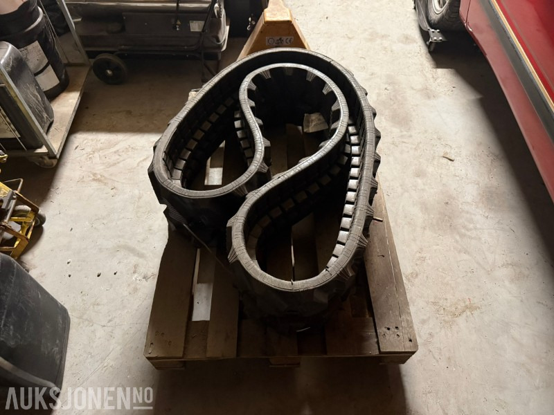 Ubrukt gummibelte 280 x 52,5 x 82K – MF 1070 - معدات البناء: صورة 4 Ubrukt gummibelte 280 x 52,5 x 82K – MF 1070 - معدات البناء: صورة 4