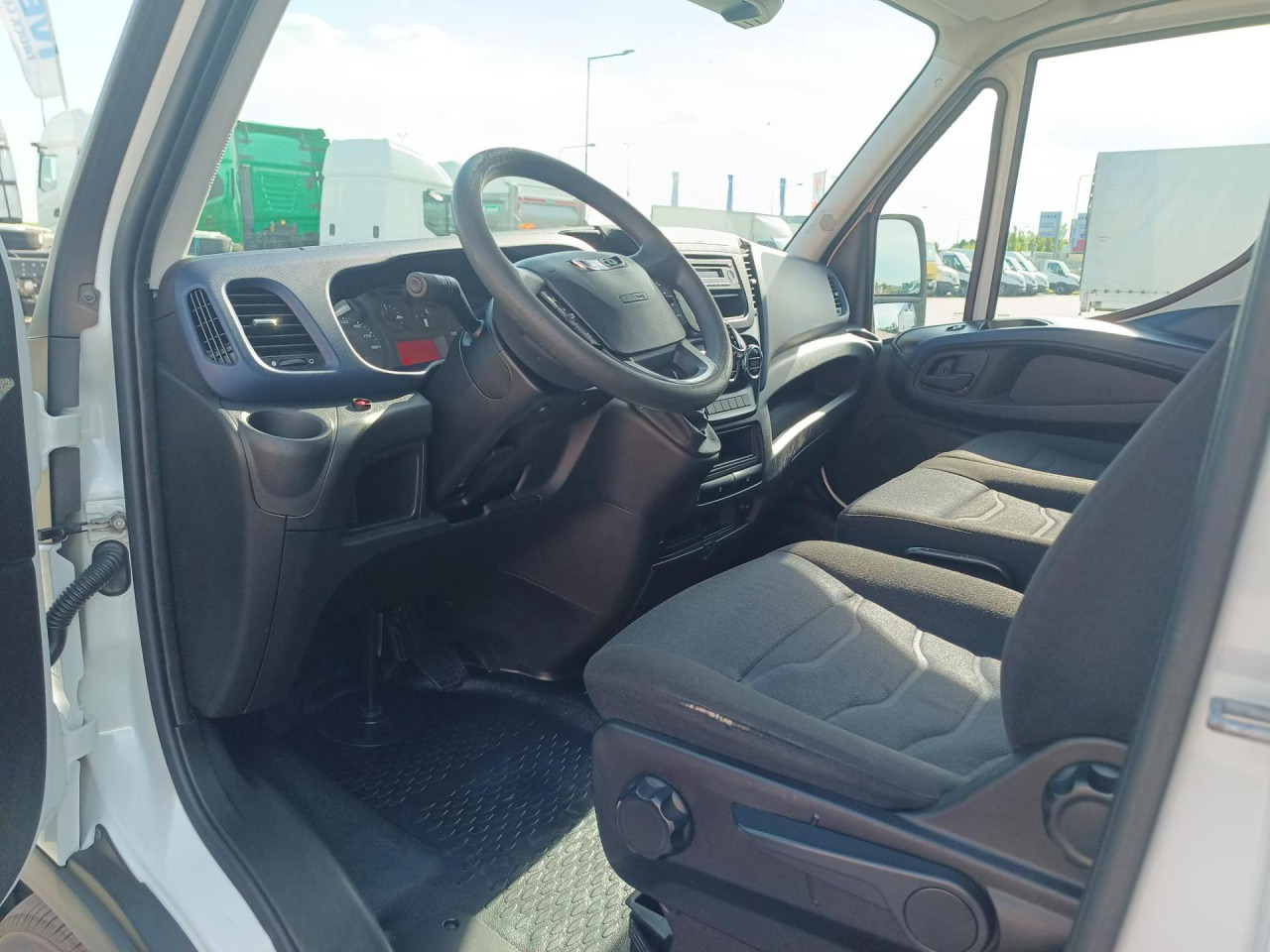IVECO Daily 35S16A8 - شاحنة مغلقة الصندوق: صورة 5 IVECO Daily 35S16A8 - شاحنة مغلقة الصندوق: صورة 5