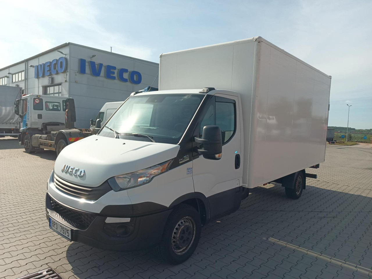 IVECO Daily 35S16A8 - شاحنة مغلقة الصندوق: صورة 1 IVECO Daily 35S16A8 - شاحنة مغلقة الصندوق: صورة 1