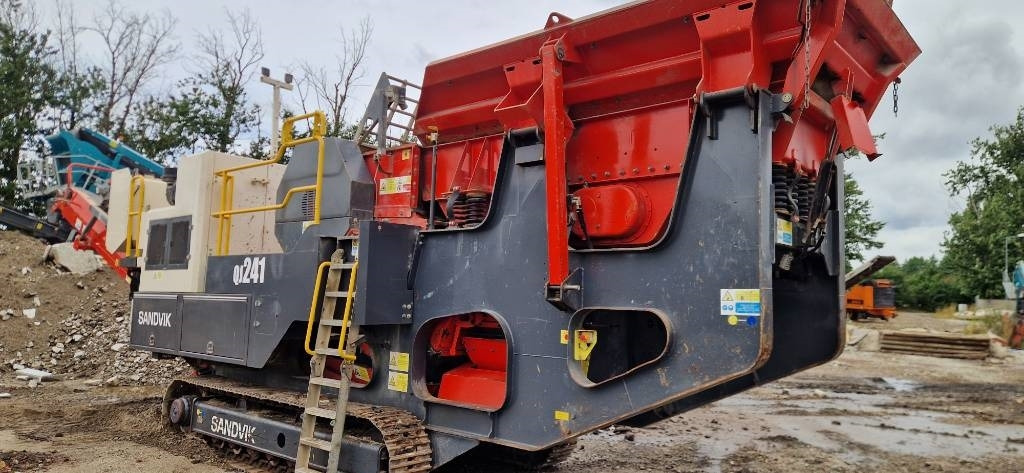 Sandvik QJ 241 - كسارة متحركه: صورة 2 Sandvik QJ 241 - كسارة متحركه: صورة 2