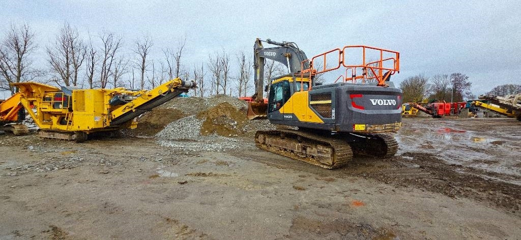 Volvo EC 300 EL - حفار زحاف: صورة 5 Volvo EC 300 EL - حفار زحاف: صورة 5