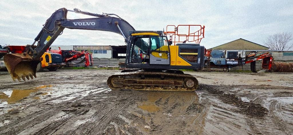 Volvo EC 300 EL - حفار زحاف: صورة 3 Volvo EC 300 EL - حفار زحاف: صورة 3
