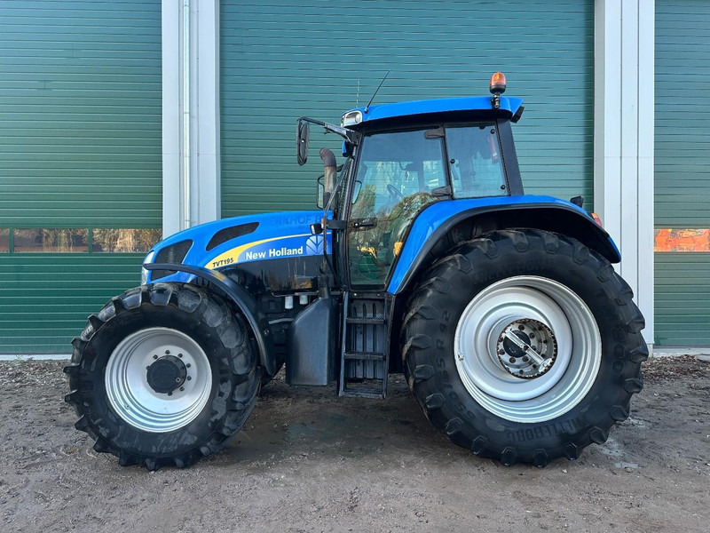 New Holland TVT 195 Dutch registration - جرار: صورة 3 New Holland TVT 195 Dutch registration - جرار: صورة 3