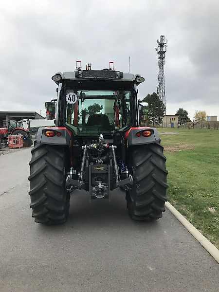 Massey Ferguson MF 4709 M Dyna-2 - جرار: صورة 3 Massey Ferguson MF 4709 M Dyna-2 - جرار: صورة 3