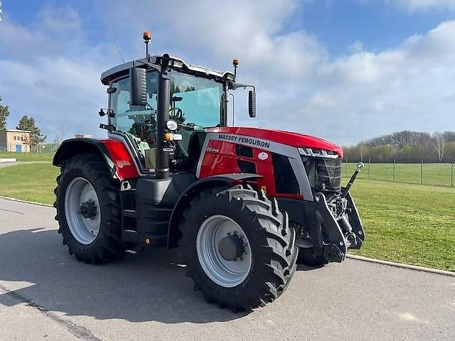 Massey Ferguson MF 8S245 Dyna-VT Exclusive - جرار: صورة 1 Massey Ferguson MF 8S245 Dyna-VT Exclusive - جرار: صورة 1