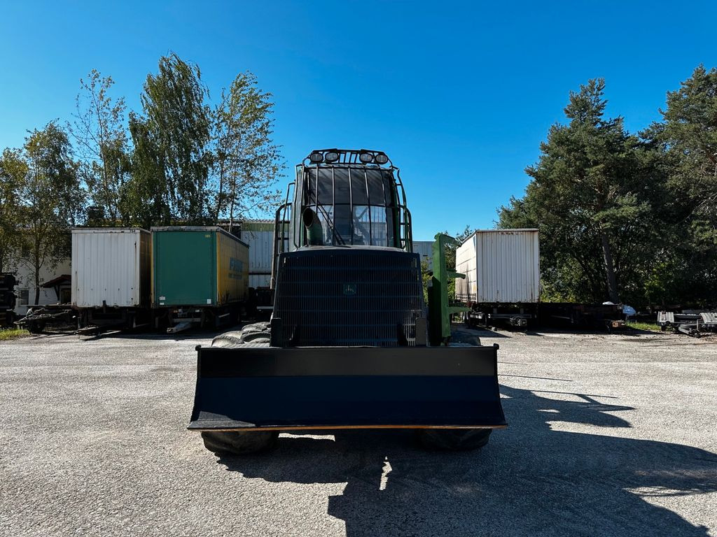 John Deere 1210E 10m CF710 KRAN - حافلة الغابات: صورة 2 John Deere 1210E 10m CF710 KRAN - حافلة الغابات: صورة 2