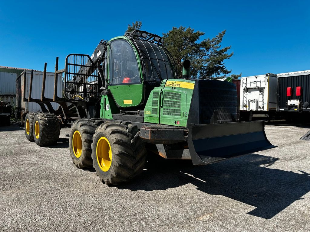John Deere 1210E 10m CF710 KRAN - حافلة الغابات: صورة 4 John Deere 1210E 10m CF710 KRAN - حافلة الغابات: صورة 4