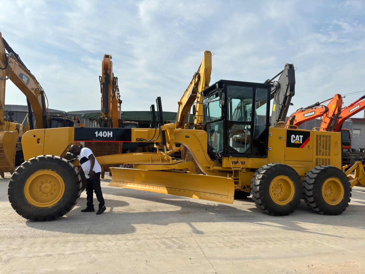Caterpillar CAT 140H 140K Used Grader Secondhand Motor Grader with Excellent Quality for Sale - ممهدة: صورة 3 Caterpillar CAT 140H 140K Used Grader Secondhand Motor Grader with Excellent Quality for Sale - ممهدة: صورة 3