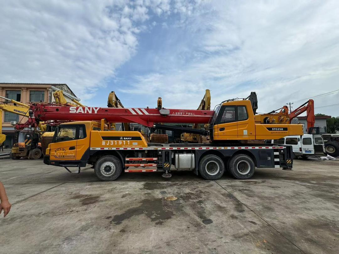 SANY 25 Ton Crane Truck Crane SANY STC250 QY50C STC750 STC1000 XCMG ZOOOMLION TADANO KOBELCO CRANES FOR SALE - موبايل كرين: صورة 3 SANY 25 Ton Crane Truck Crane SANY STC250 QY50C STC750 STC1000 XCMG ZOOOMLION TADANO KOBELCO CRANES FOR SALE - موبايل كرين: صورة 3