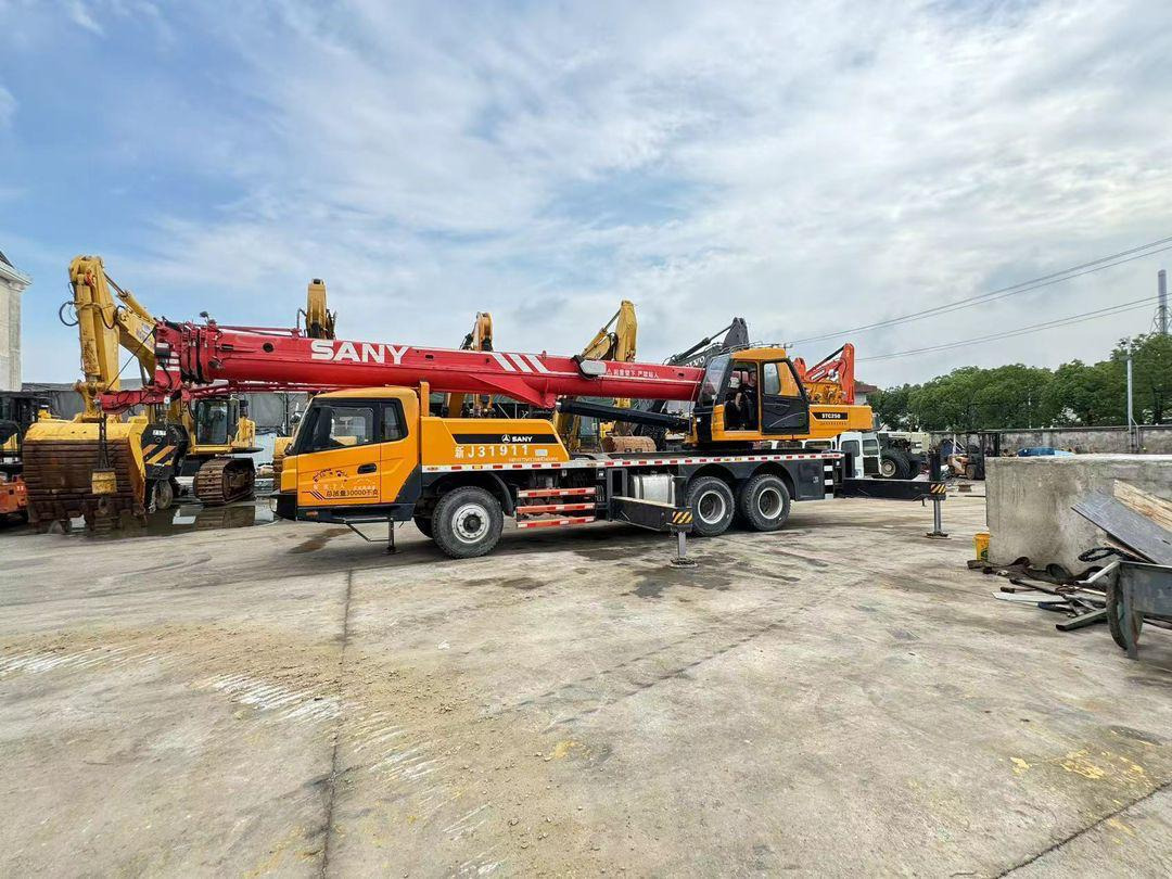 Sany 25 Ton Used Truck Crane 50 Ton 70 Ton 80 Ton 100 Ton 120 Ton 200 Ton 220Ton 240 Ton 300 Ton XCMG Zoomlion Liebherr Tadano Truck Crane - موبايل كرين: صورة 4 Sany 25 Ton Used Truck Crane 50 Ton 70 Ton 80 Ton 100 Ton 120 Ton 200 Ton 220Ton 240 Ton 300 Ton XCMG Zoomlion Liebherr Tadano Truck Crane - موبايل كرين: صورة 4