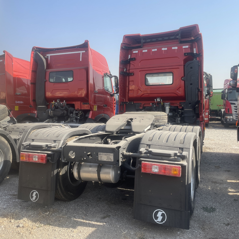 Shacman 2024 Year Used Semi Truck Head Tractor Head Tipper Head - وحدة جر: صورة 5 Shacman 2024 Year Used Semi Truck Head Tractor Head Tipper Head - وحدة جر: صورة 5