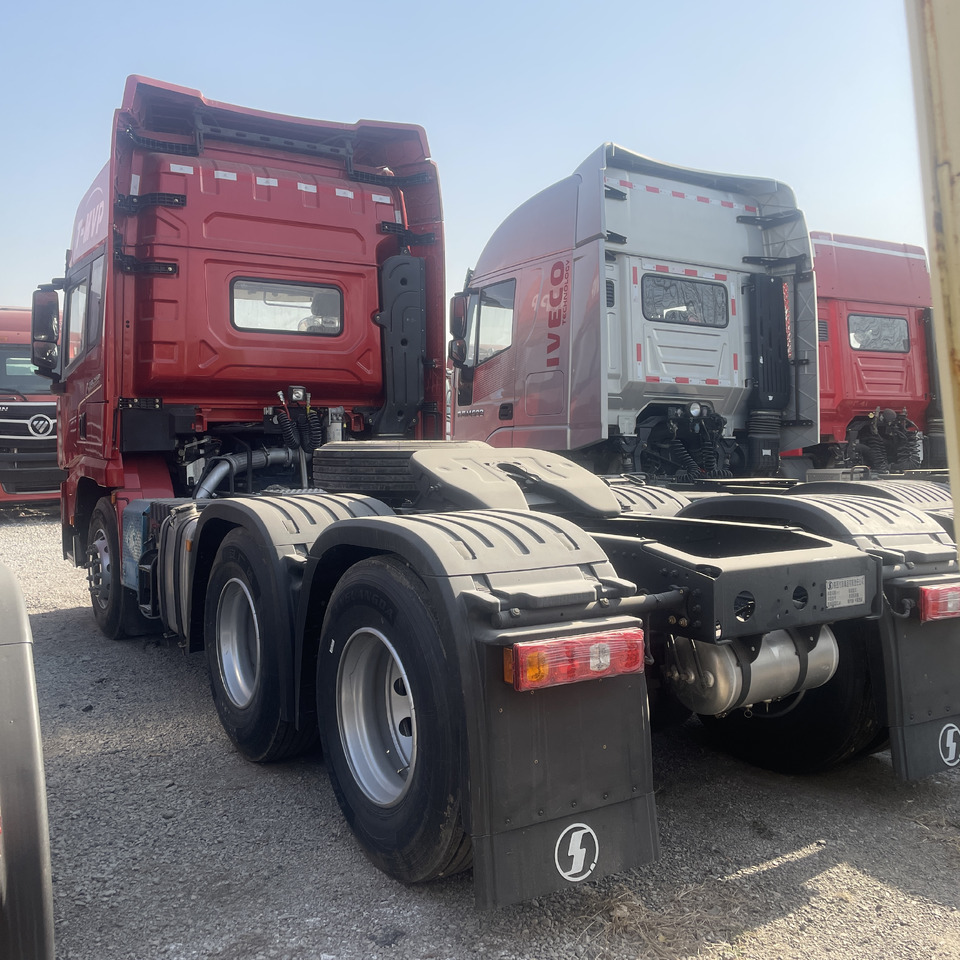 Shacman New or Used Semi Truck Head Tractor Head Tipper Head - وحدة جر: صورة 1 Shacman New or Used Semi Truck Head Tractor Head Tipper Head - وحدة جر: صورة 1