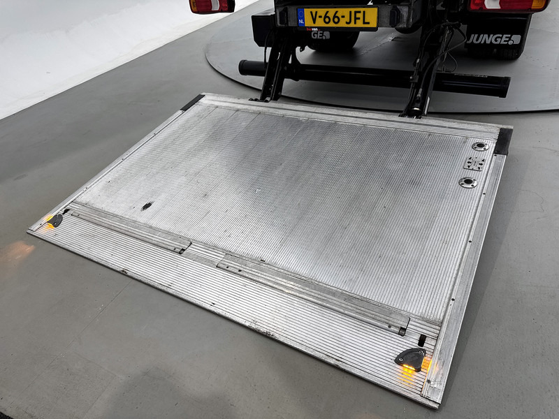 Iveco Daily 35C16H 2.3 410 Bakwagen Laadklep Dubbel lucht Achteruitrijcamera Automaat Bindrails Meubelbak - شاحنة مغلقة الصندوق: صورة 4 Iveco Daily 35C16H 2.3 410 Bakwagen Laadklep Dubbel lucht Achteruitrijcamera Automaat Bindrails Meubelbak - شاحنة مغلقة الصندوق: صورة 4