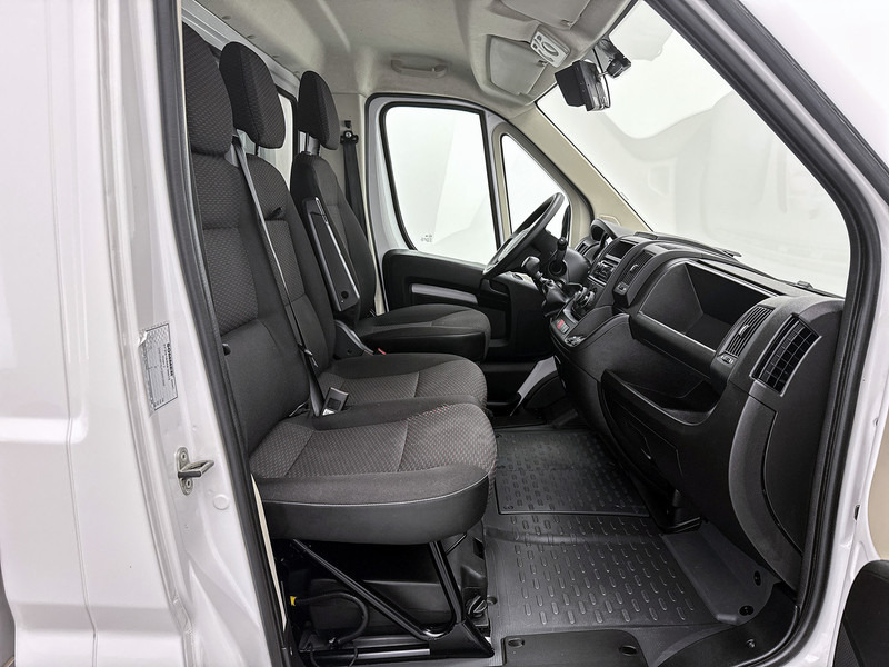 Opel Movano 2.2D 140pk Bakwagen D'Hollandia laadklep Achteruitrijcamera Airco Cruise control - شاحنة مغلقة الصندوق: صورة 5 Opel Movano 2.2D 140pk Bakwagen D'Hollandia laadklep Achteruitrijcamera Airco Cruise control - شاحنة مغلقة الصندوق: صورة 5