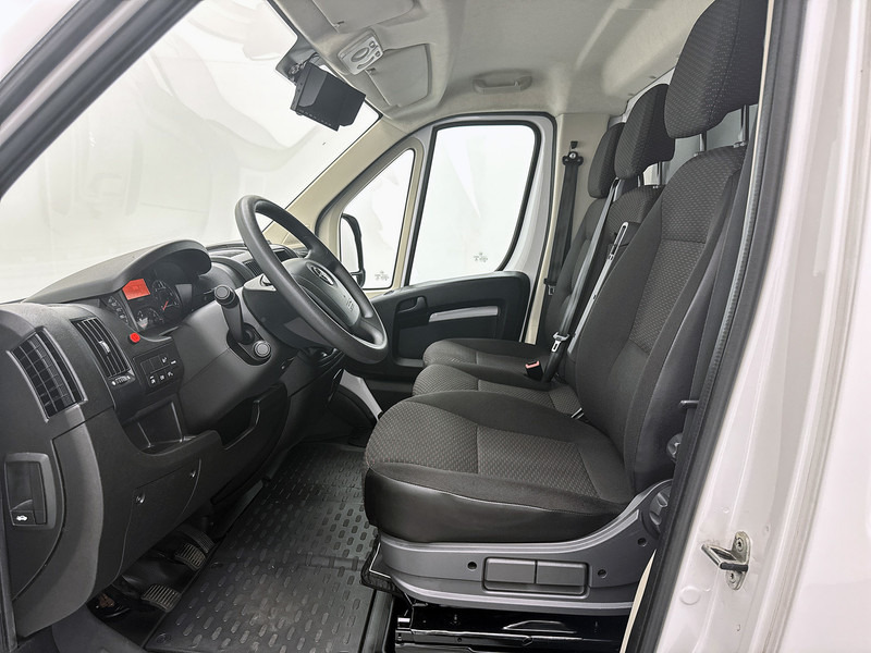 Opel Movano 2.2D 140pk Bakwagen D'Hollandia laadklep Achteruitrijcamera Airco Cruise control - شاحنة مغلقة الصندوق: صورة 4 Opel Movano 2.2D 140pk Bakwagen D'Hollandia laadklep Achteruitrijcamera Airco Cruise control - شاحنة مغلقة الصندوق: صورة 4